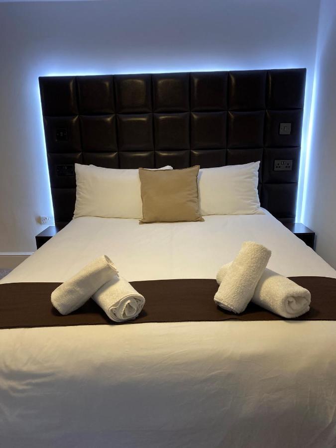 The Charles Hotel Чатъм Екстериор снимка